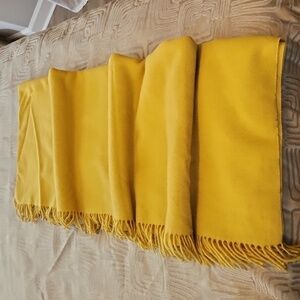 Andes 100% wool Throw Fringed Blanket Marriot Hotel